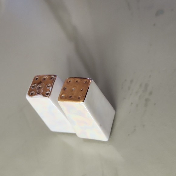 Pair of Antique salt and pepper shakers. - Picture 5 of 8